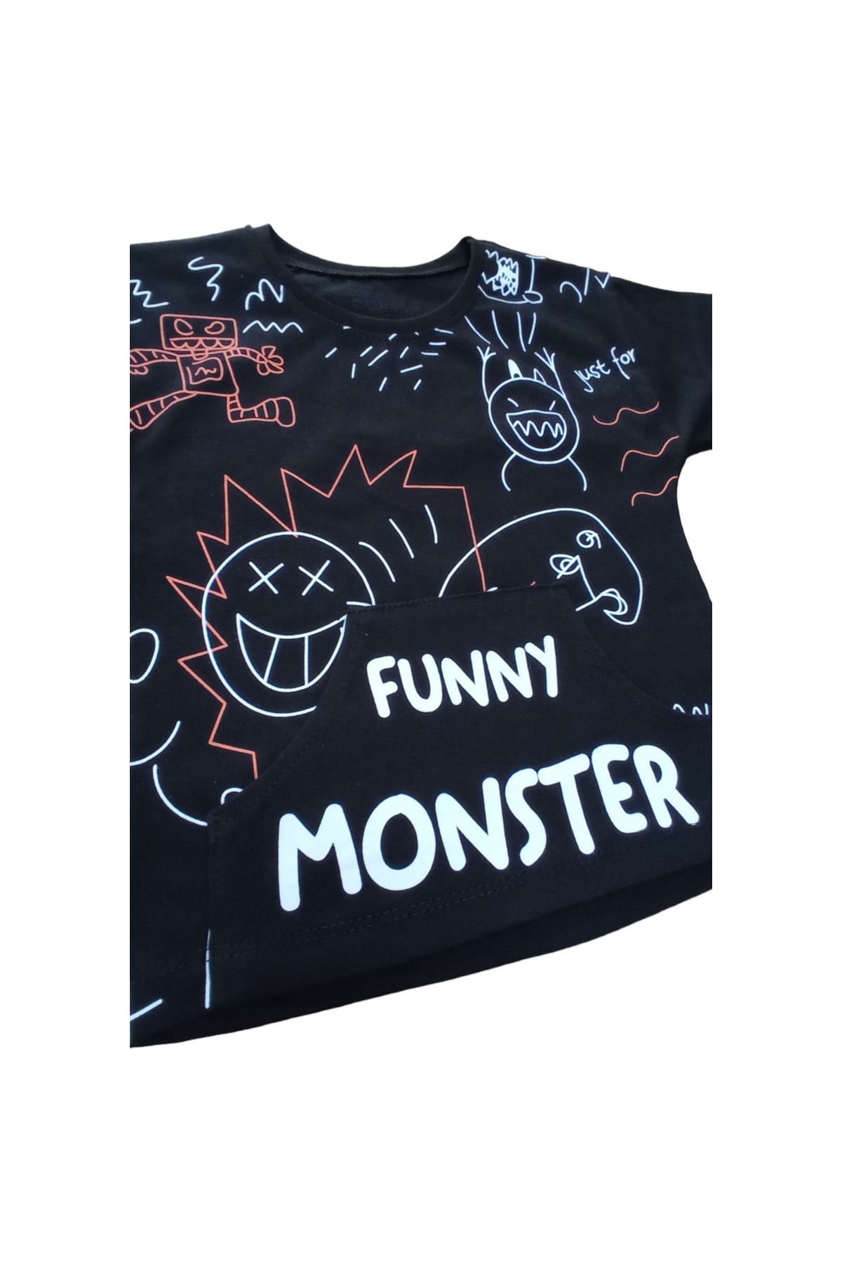 Çaren Kids Monster Erkek Çocuk 2'li Takım- Baskılı, Kanguru Cep T-shirt, Zincir Detaylı Pantolon