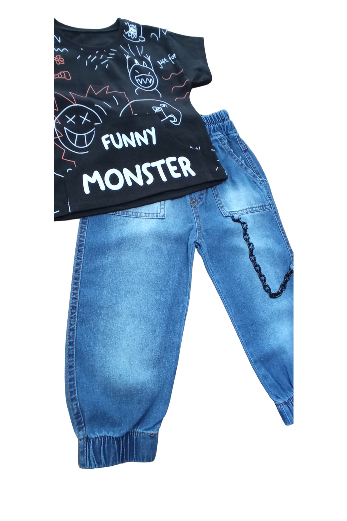 Çaren Kids Monster Erkek Çocuk 2'li Takım- Baskılı, Kanguru Cep T-shirt, Zincir Detaylı Pantolon