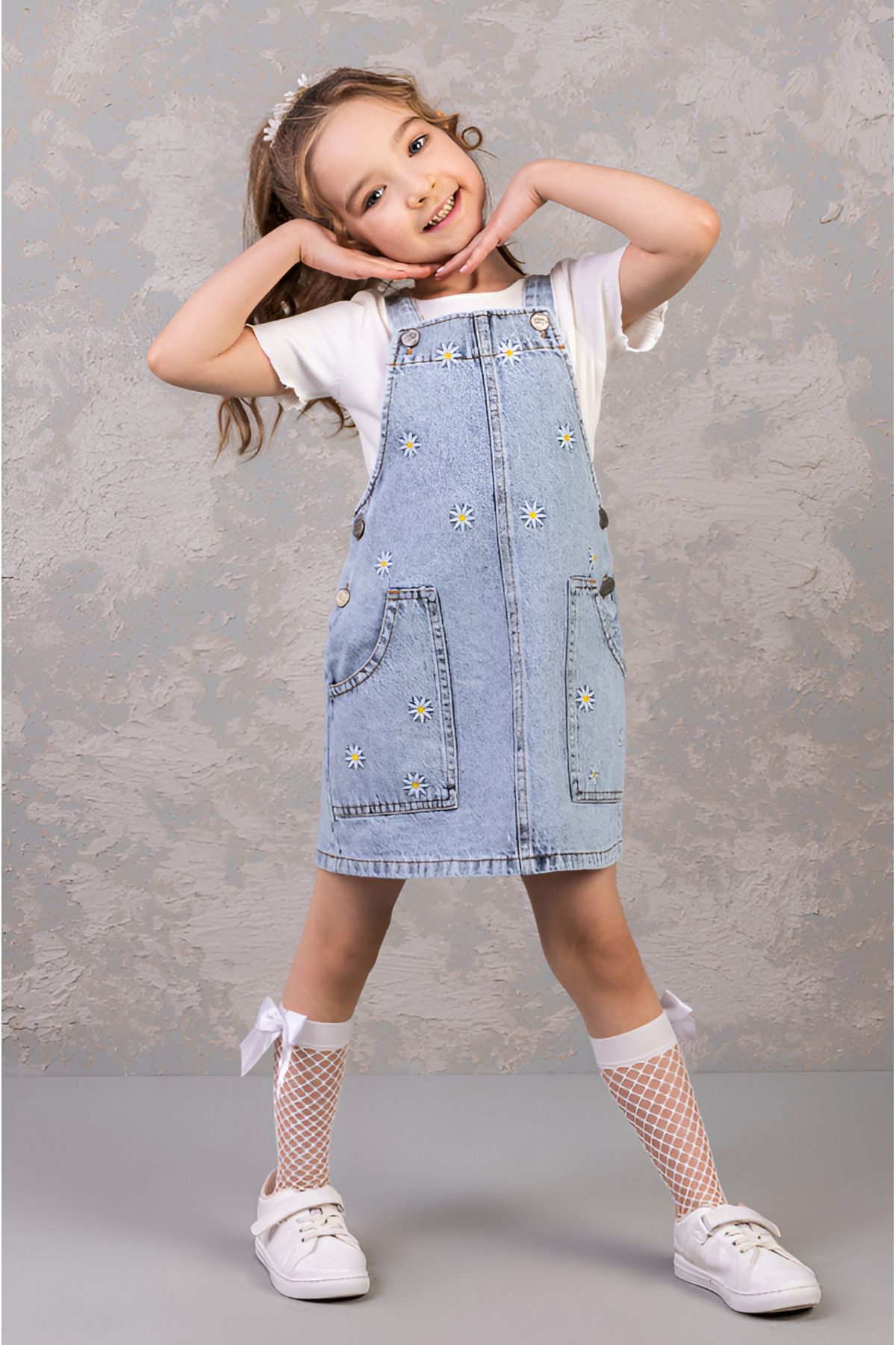 Çaren Kids - Kız Çocuk Papatya Nakışlı Denim Salopet Elbise